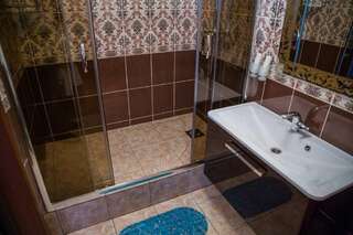 Гостиница Малибу Омск Люкс с джакузи или купелью-9